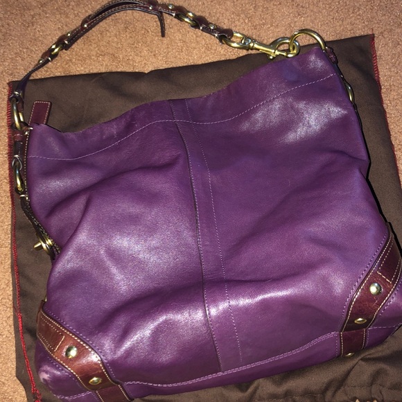 COACH HOBO BAG♥️❤️OFFERS LOVELY PLUM COLOR - Picture 1 of 4